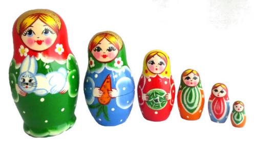 poupée russe famille verte et rouge 5 pièces artisanat russe