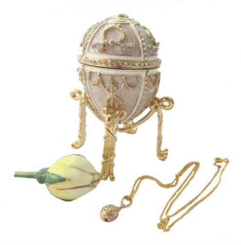 Copie oeuf de Fabergé beige - Fleur contenant un pendentif T6242